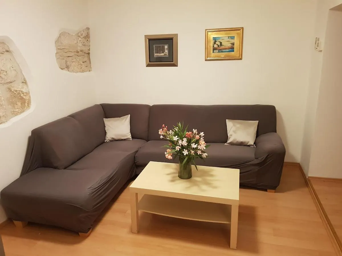 House Jadranka Villa Pula 0*,  Croatia